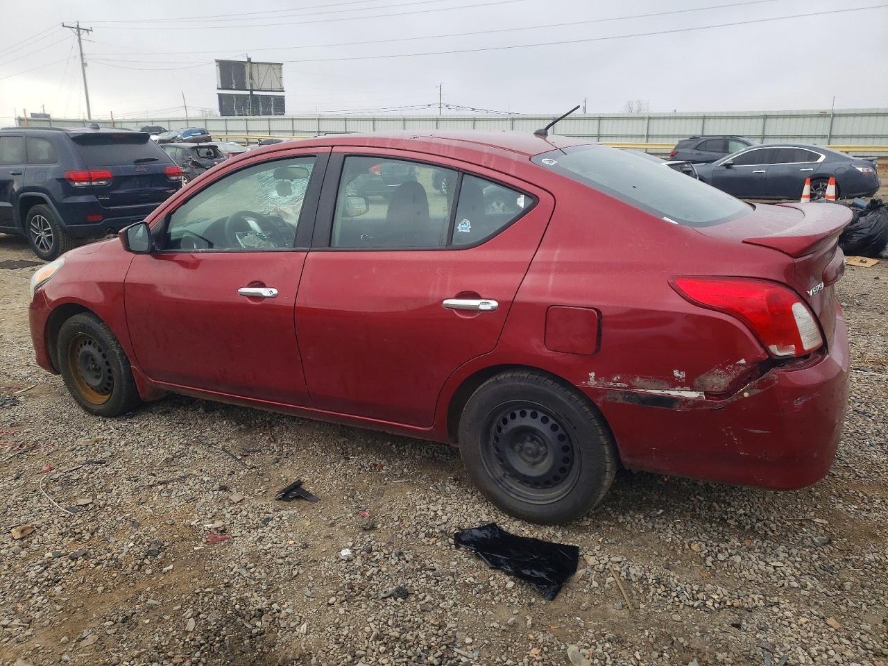 2018 Nissan Versa S - Фото 2