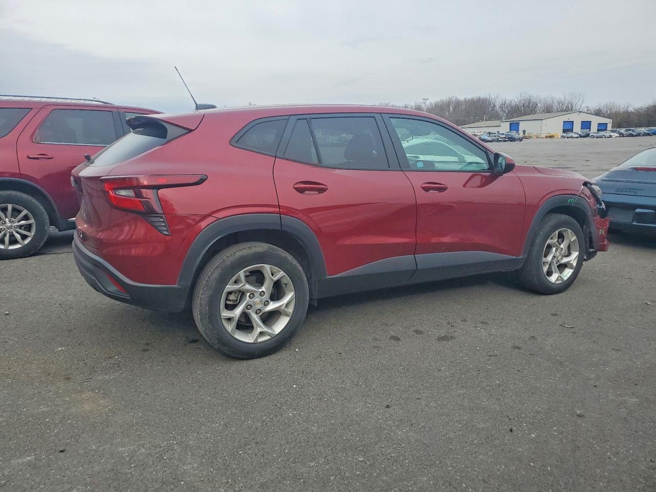 2024 Chevrolet Trax Ls - Фото 3