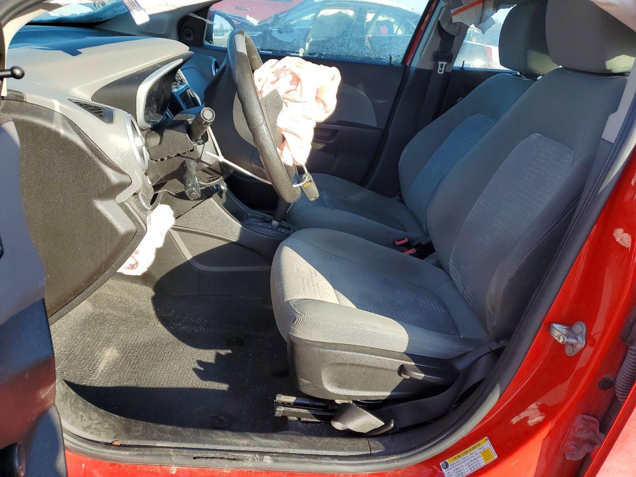 2018 Chevrolet Sonic Ls - Image 7