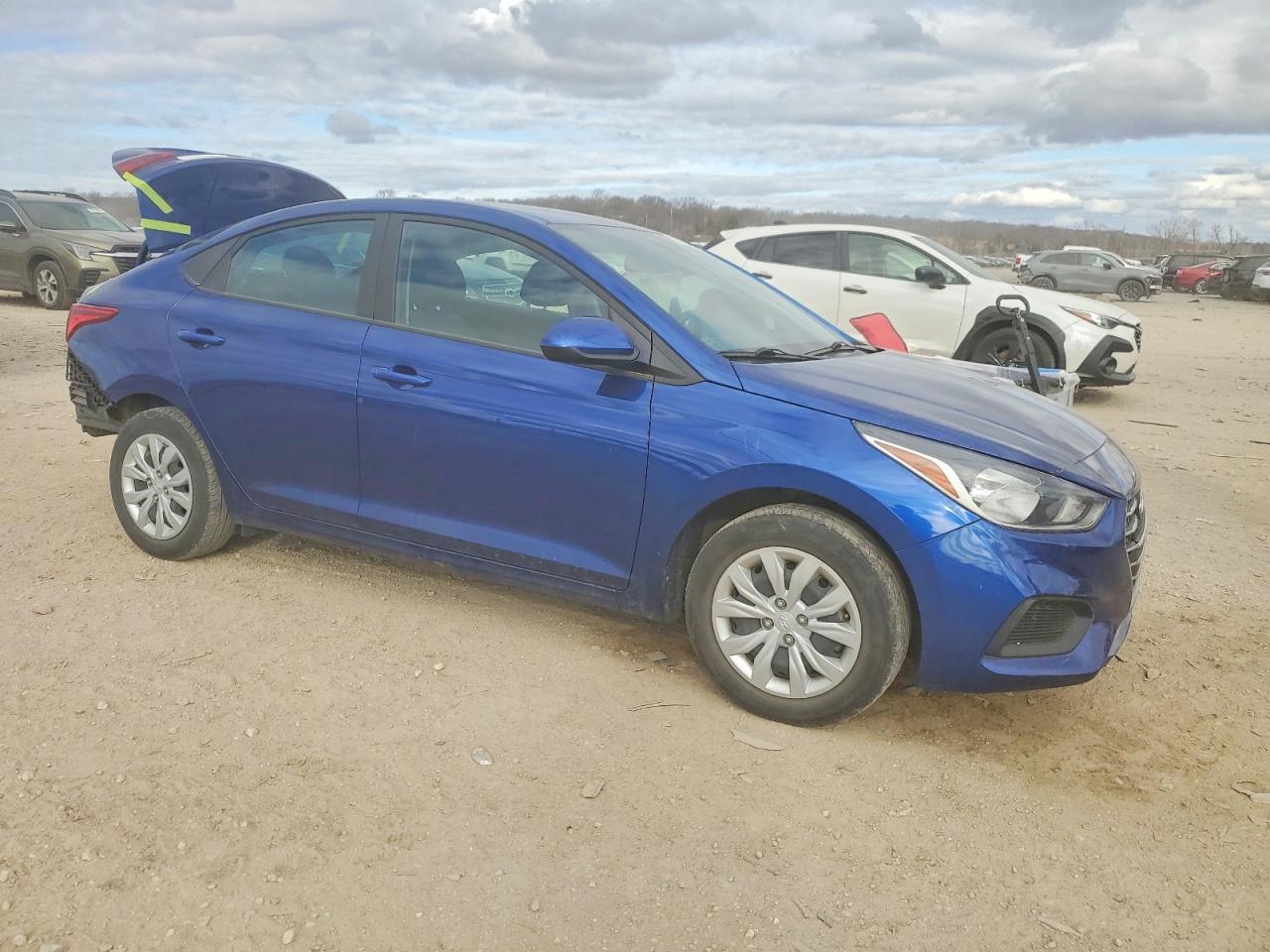 2022 Hyundai Accent Se - Фото 4