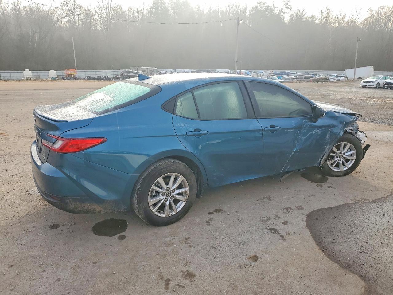 2025 Toyota Camry - Фото 3