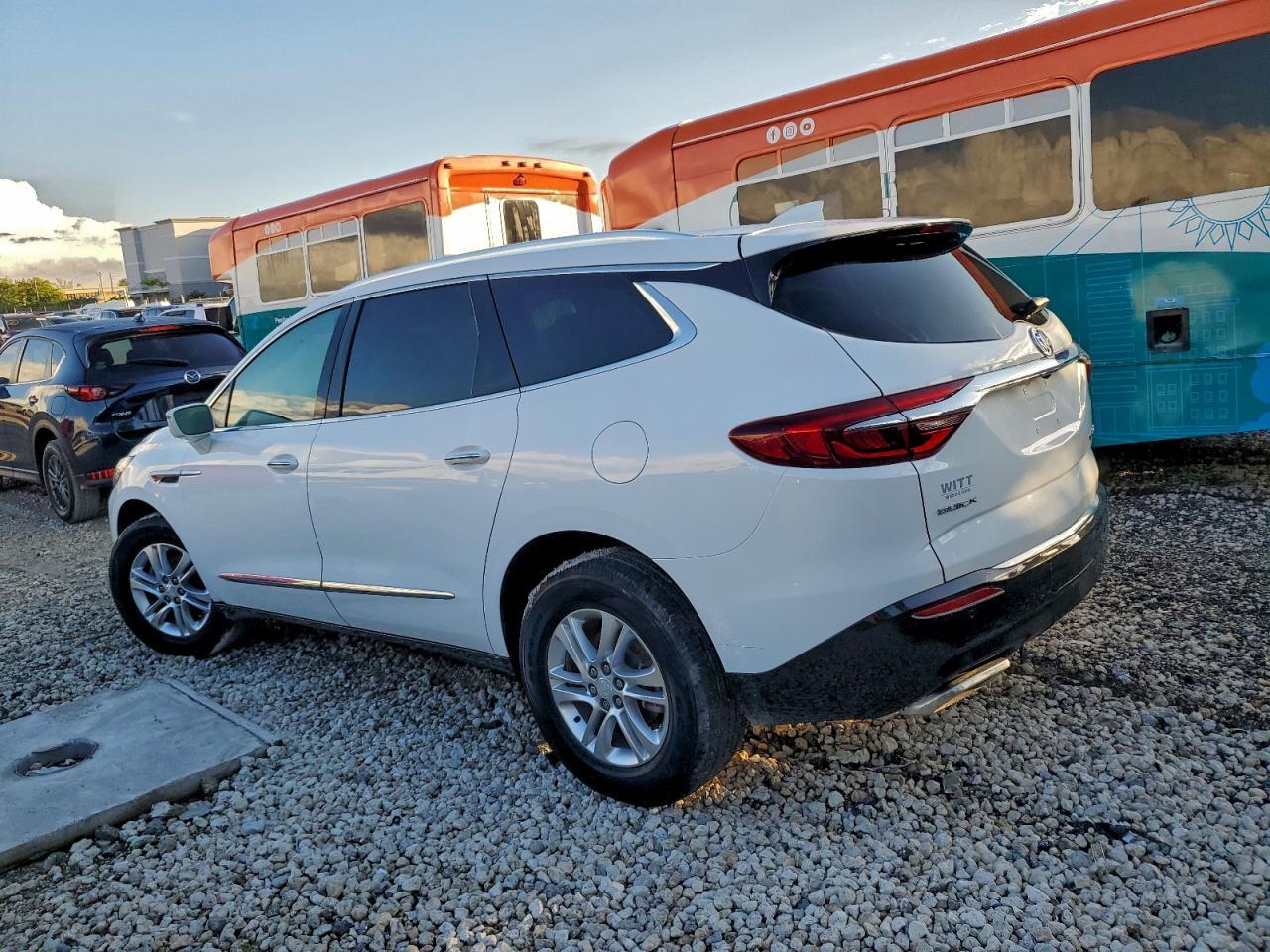 2018 Buick Enclave Essence - Фото 2