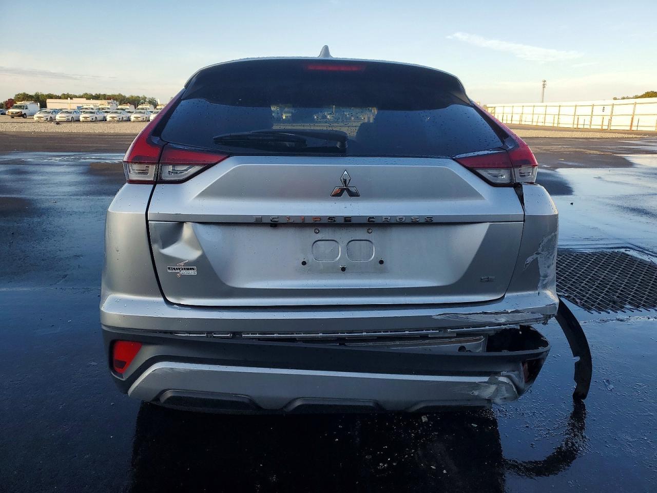 2022 Mitsubishi Eclipse Cross Se - Image 6