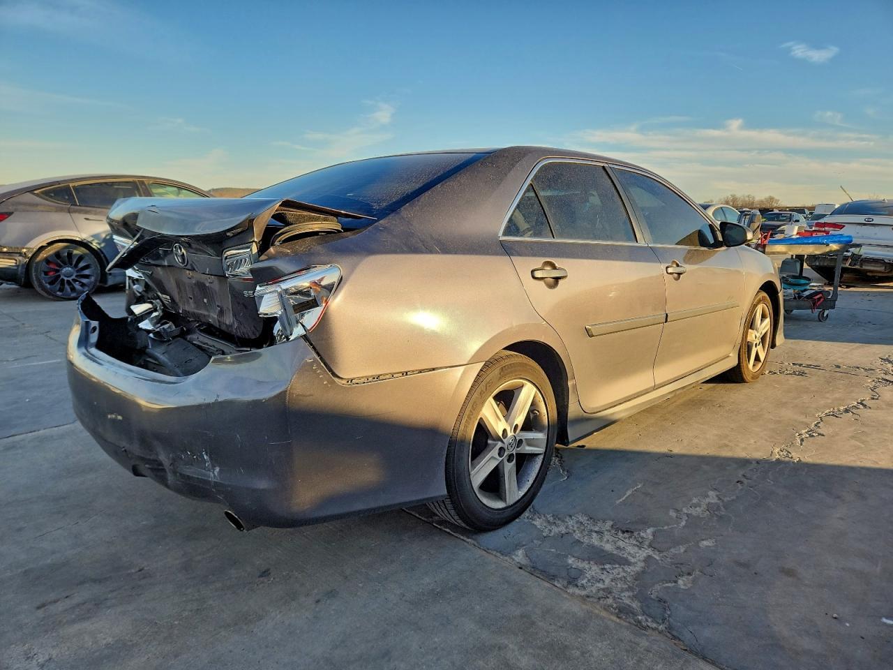 2014 Toyota Camry L - Фото 3