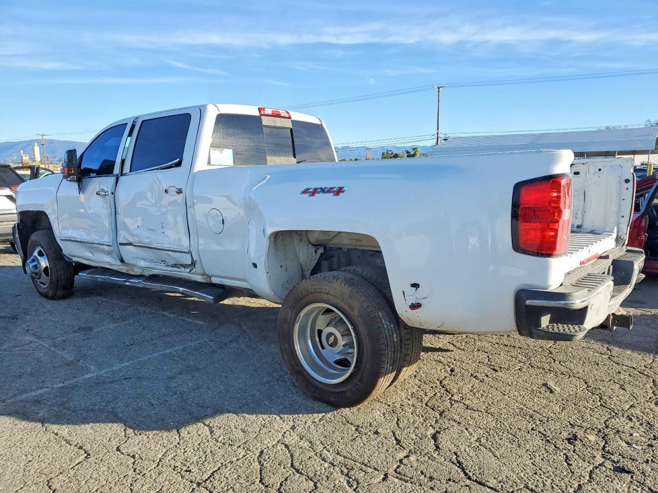 2015 Chevrolet Silverado K3500 Ltz - Image 2
