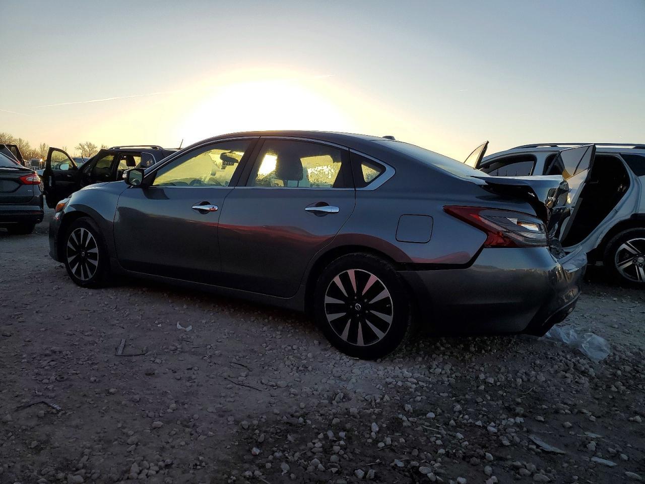 2018 Nissan Altima 2.5 - Фото 2