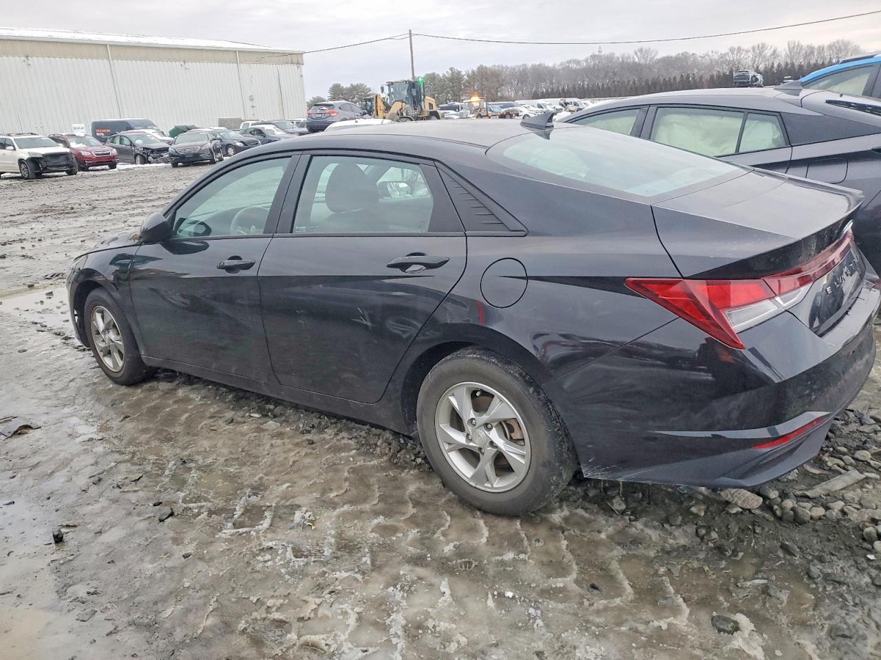 2023 Hyundai Elantra - Фото 2