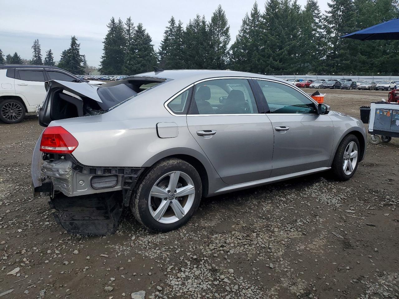 2013 Volkswagen Passat Se - Фото 3