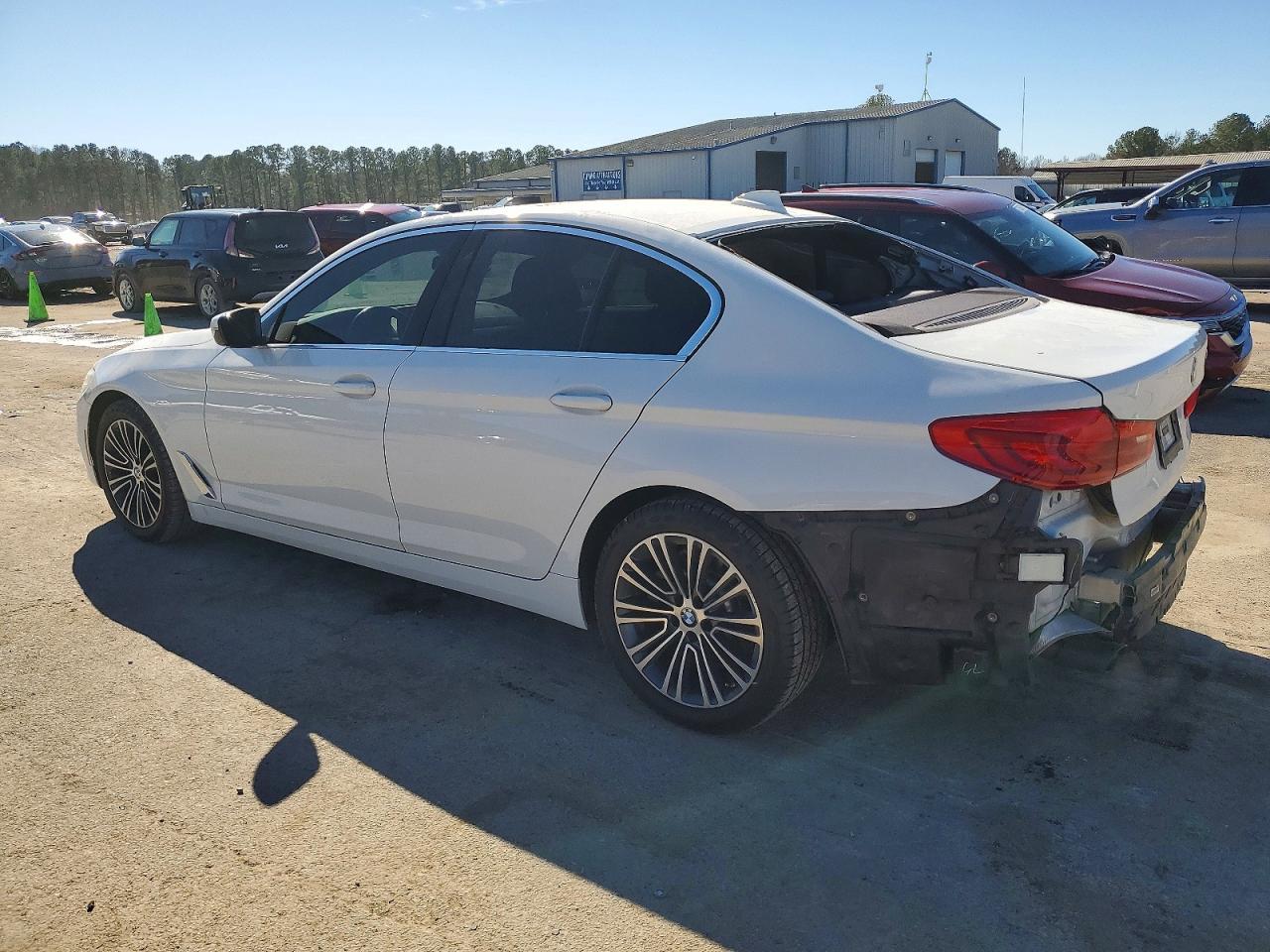 2019 BMW 530 I - Фото 2