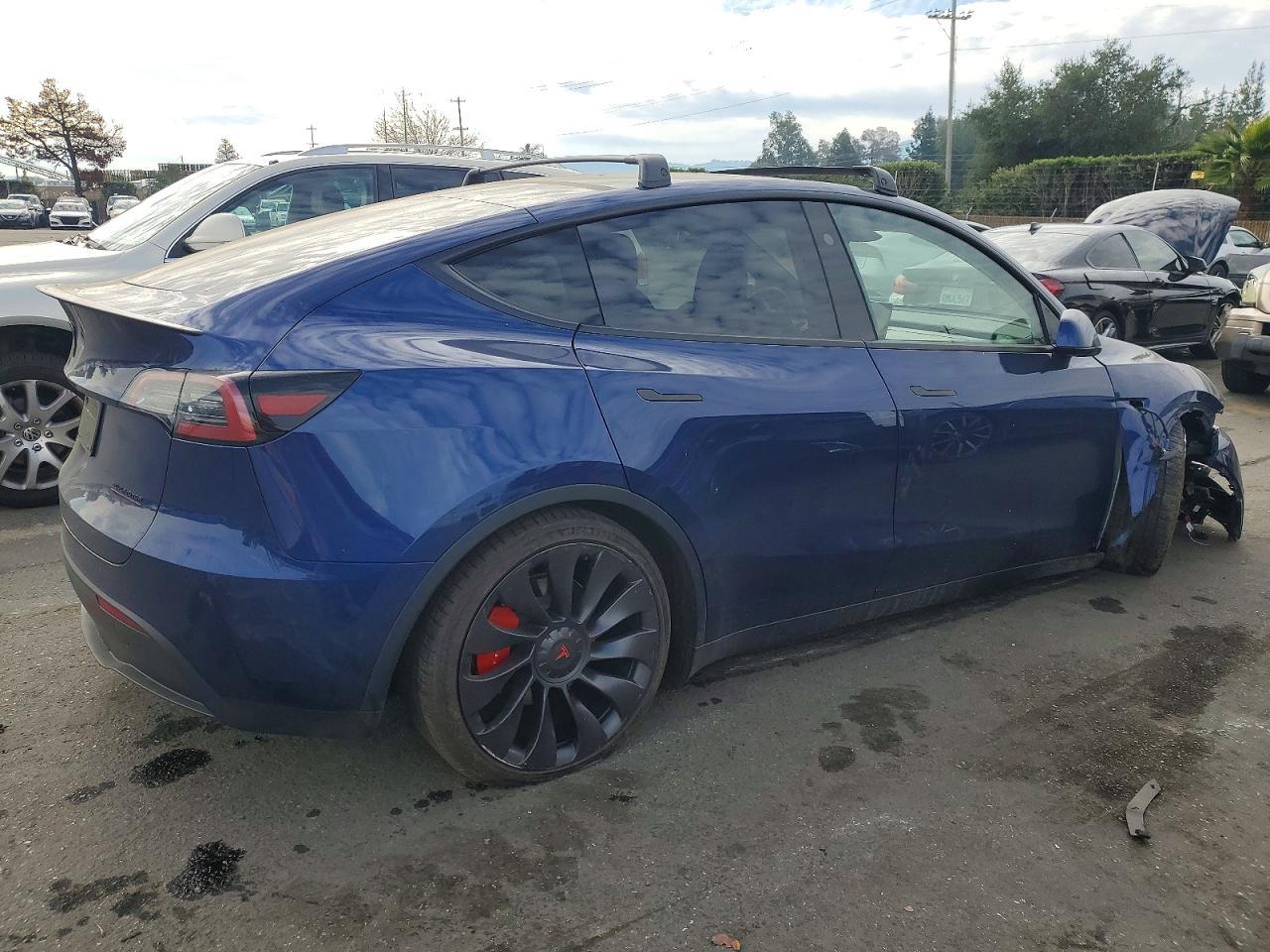 2023 Tesla Model Y - Image 3