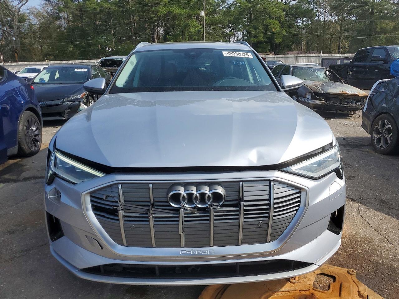 2022 Audi E-Tron Premium Plus - Фото 5
