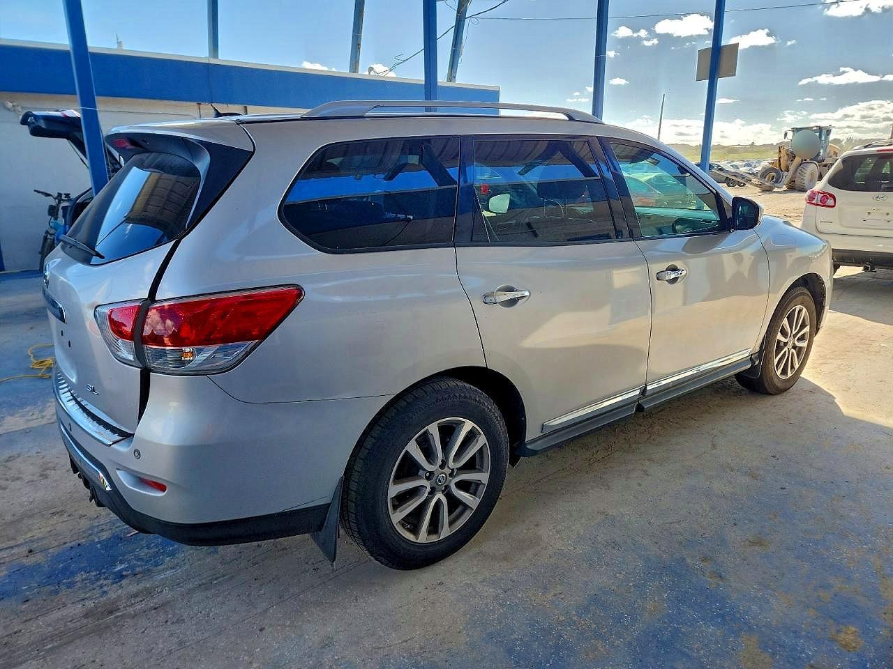 2014 Nissan Pathfinder S - Фото 3