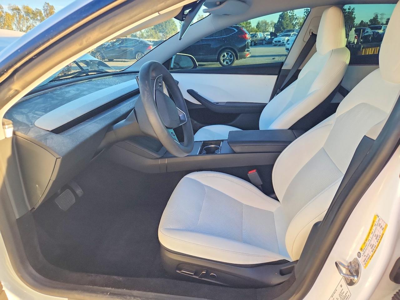 2024 Tesla Model 3 - Image 7