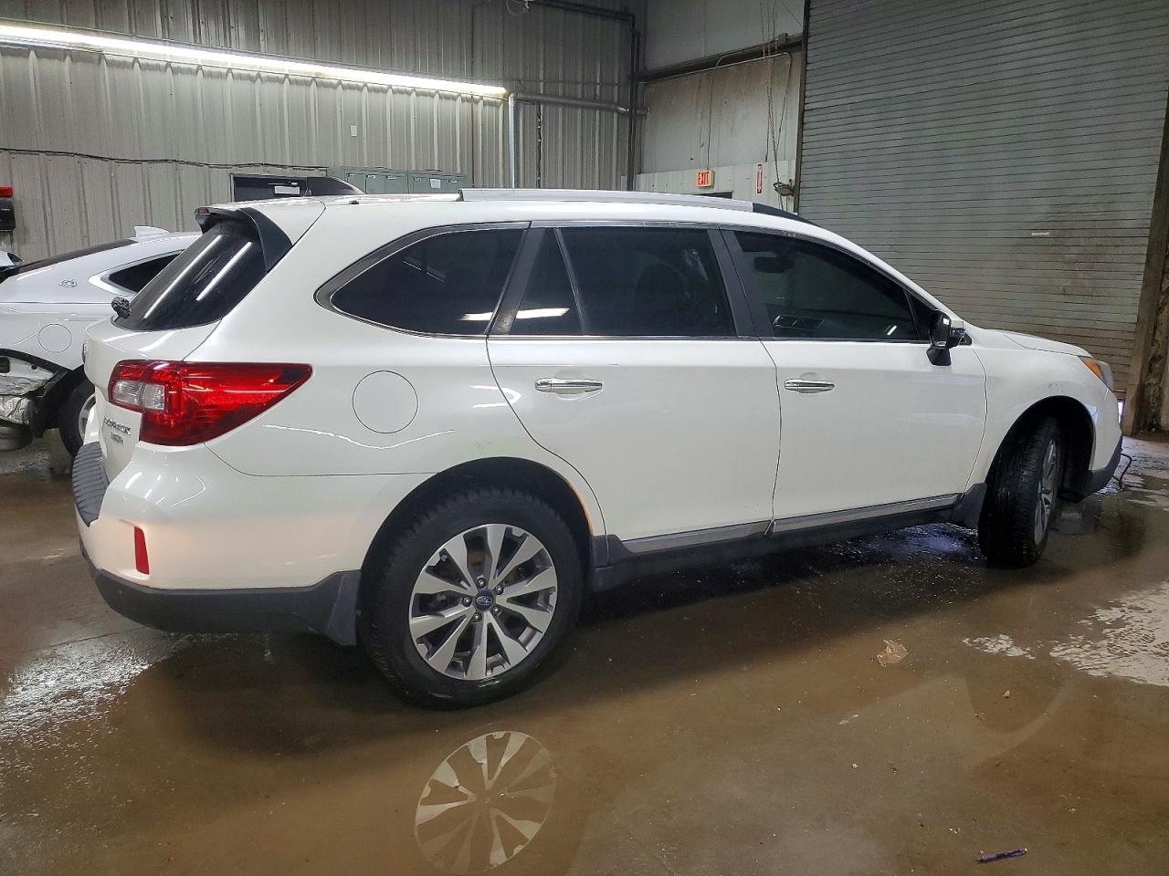 2017 Subaru Outback Touring - Фото 3