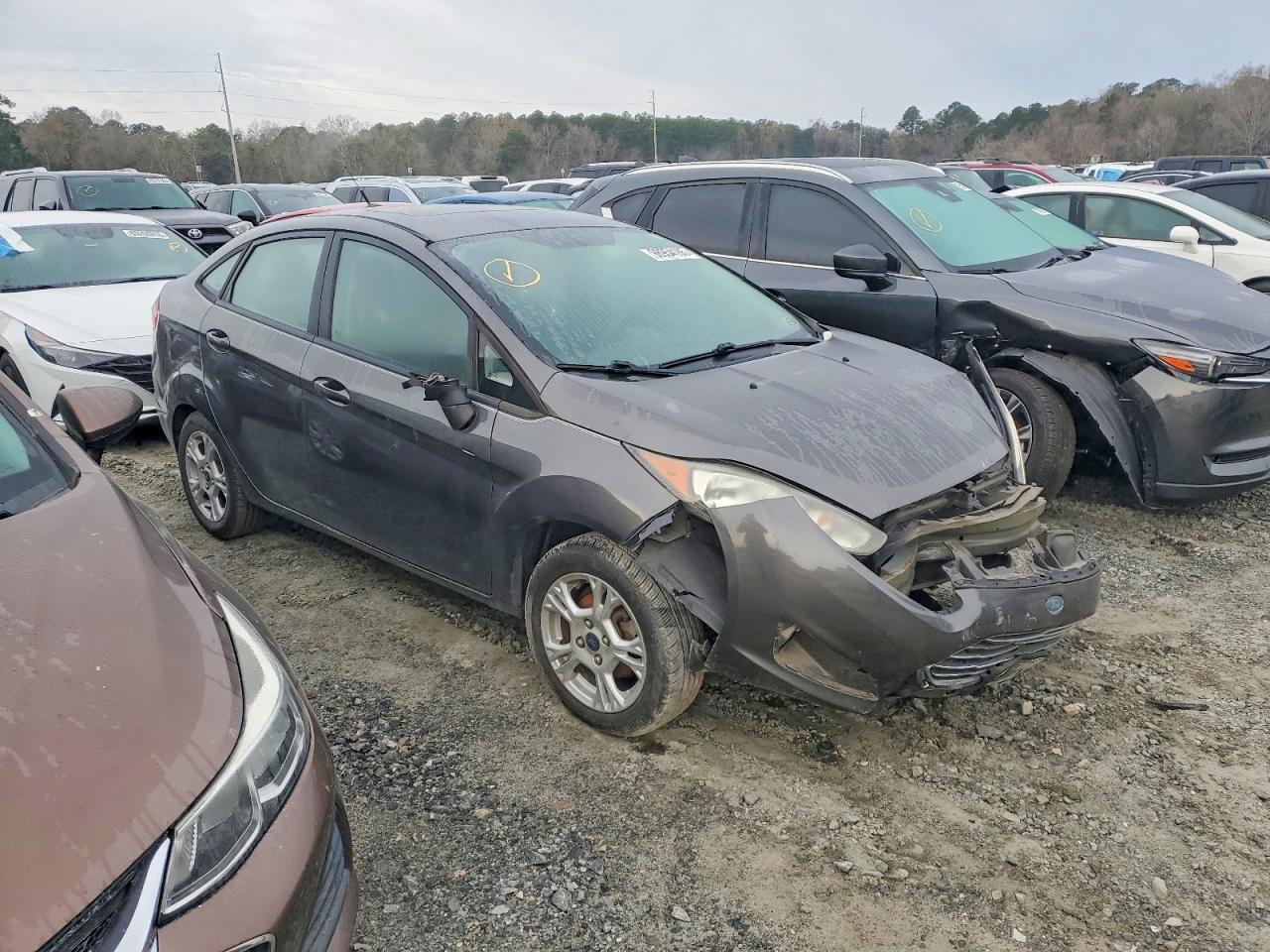 2016 Ford Fiesta Se - Фото 4