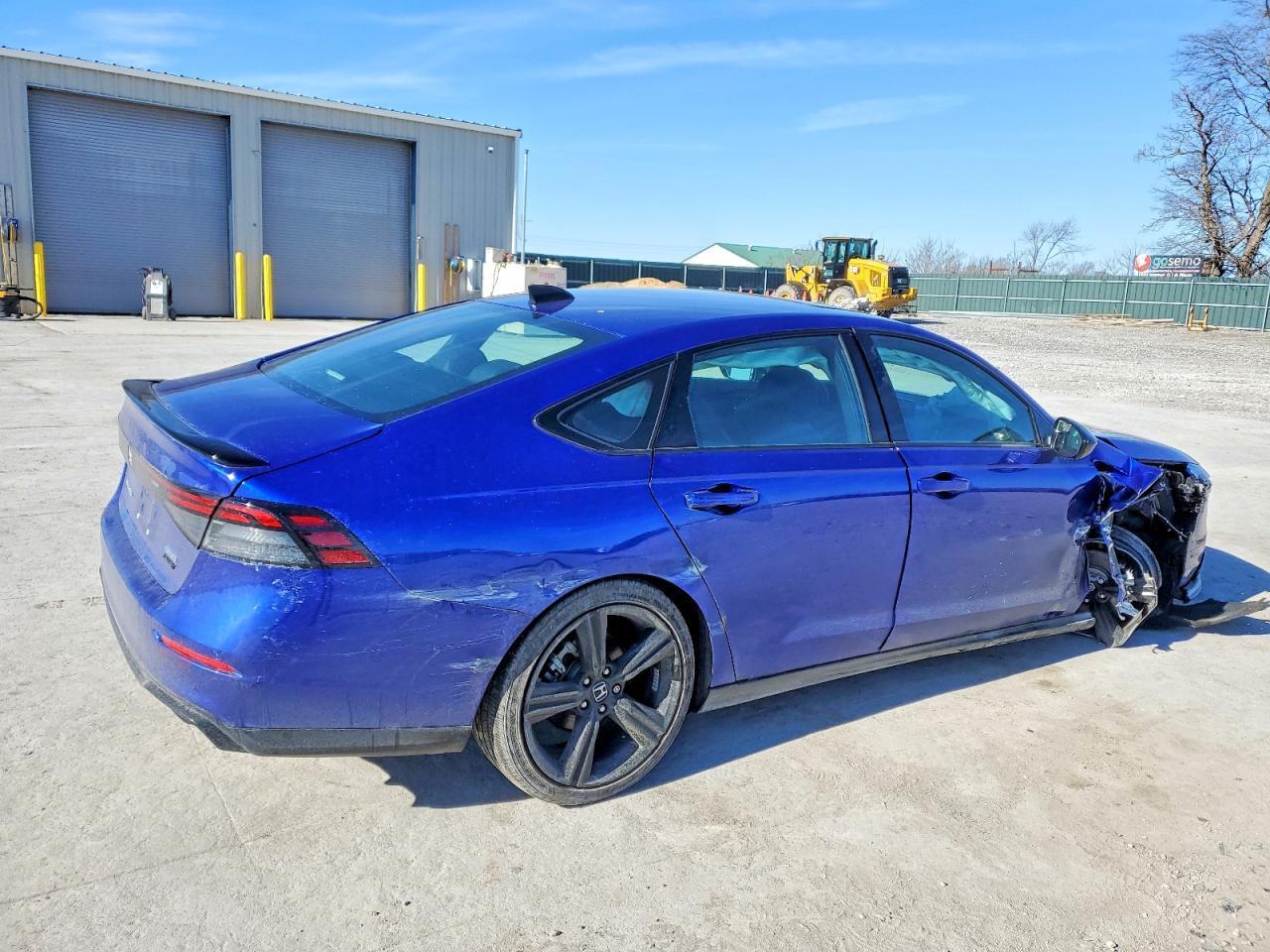 2023 Honda Accord Hybrid Sport-L - Image 3