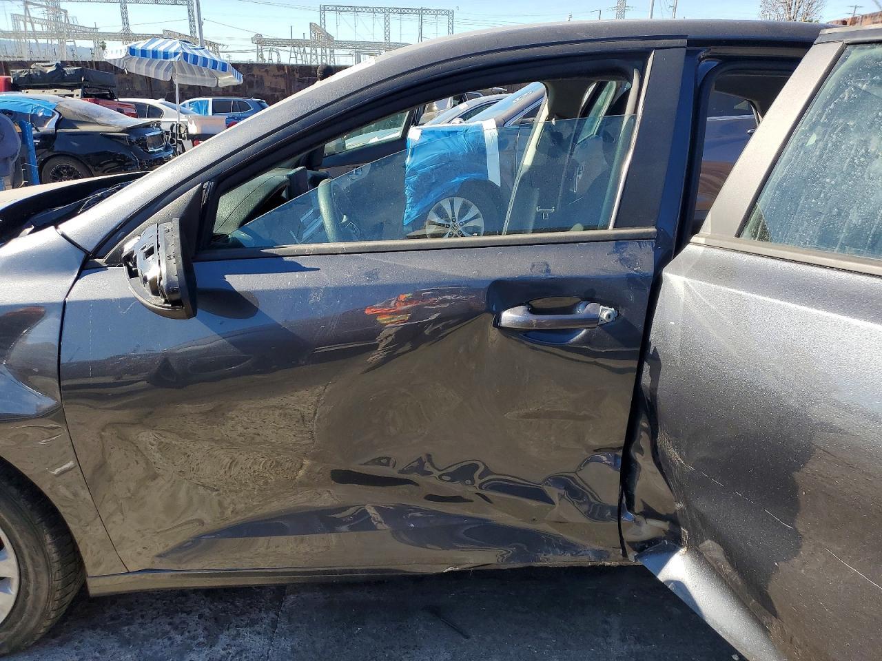 2023 Kia Forte Lxs - Image 7