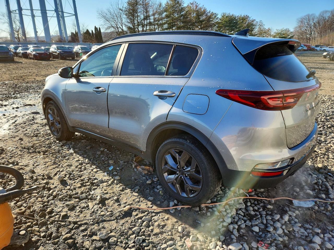2022 Kia Sportage S - Image 2