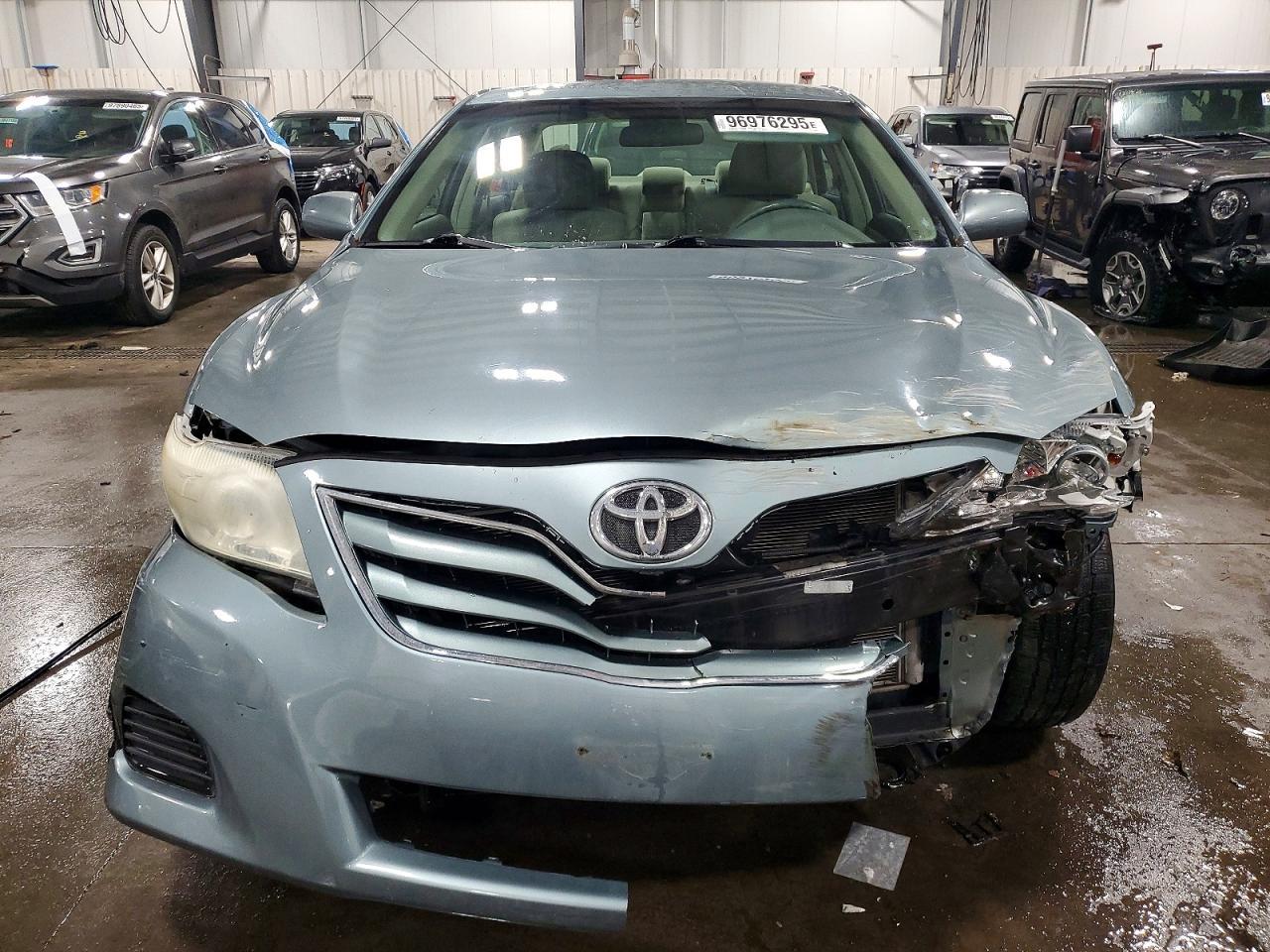 2011 Toyota Camry Le - Фото 5