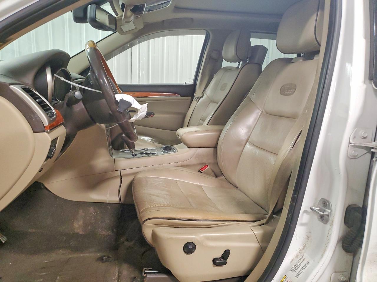 2013 Jeep Grand Cherokee Overland - Image 7
