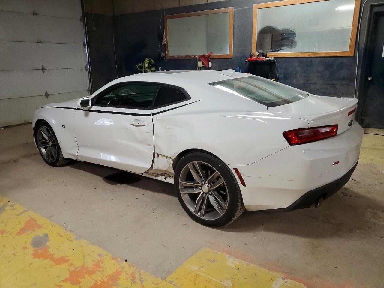 2016 Chevrolet Camaro Lt - Image 2