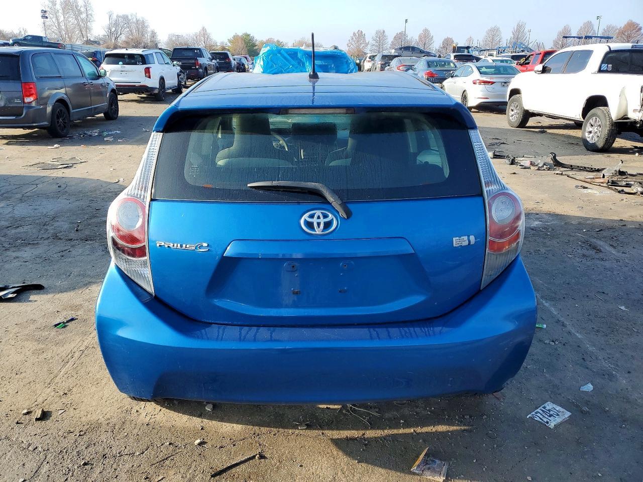 2012 Toyota Prius C - Image 6