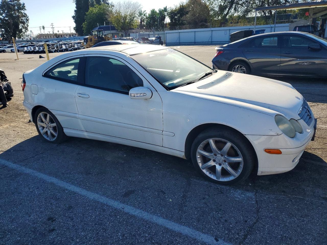 2002 Mercedes-Benz C 230K Sport Coupe - Фото 4
