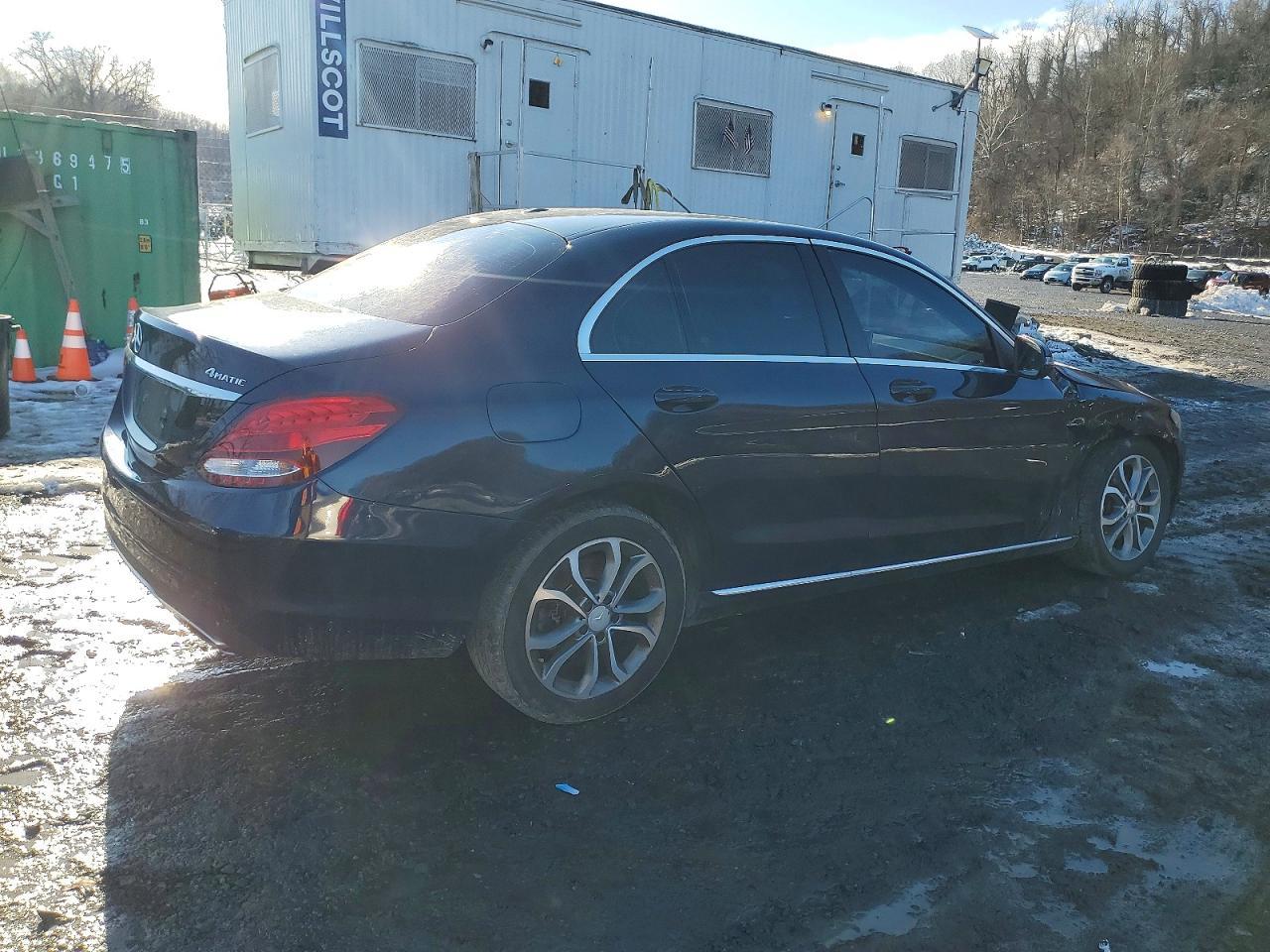 2016 Mercedes-Benz C 300 4Matic - Image 3