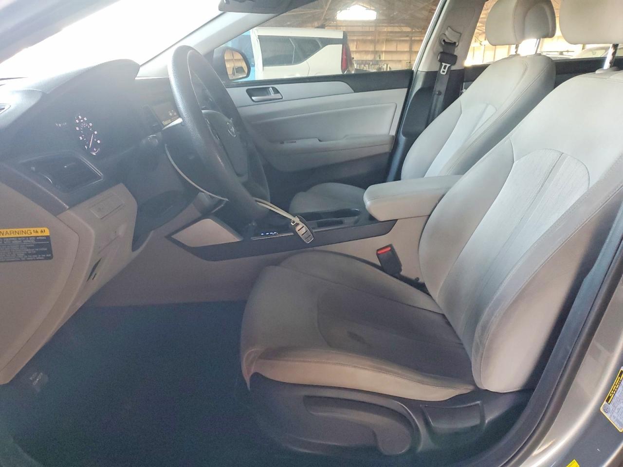 2017 Hyundai Sonata - Image 7
