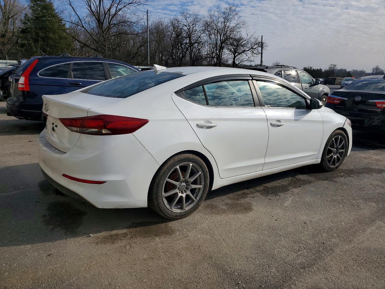 2017 Hyundai Elantra Se - Фото 3