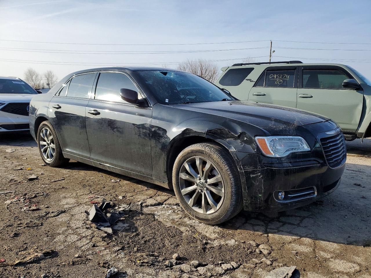 2014 Chrysler 300 S - Image 4