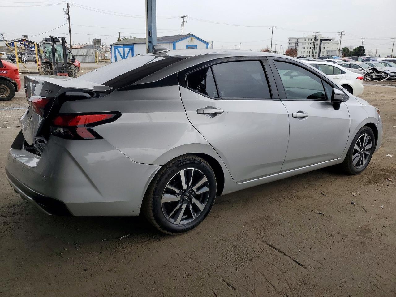 2021 Nissan Versa Sv - Image 3