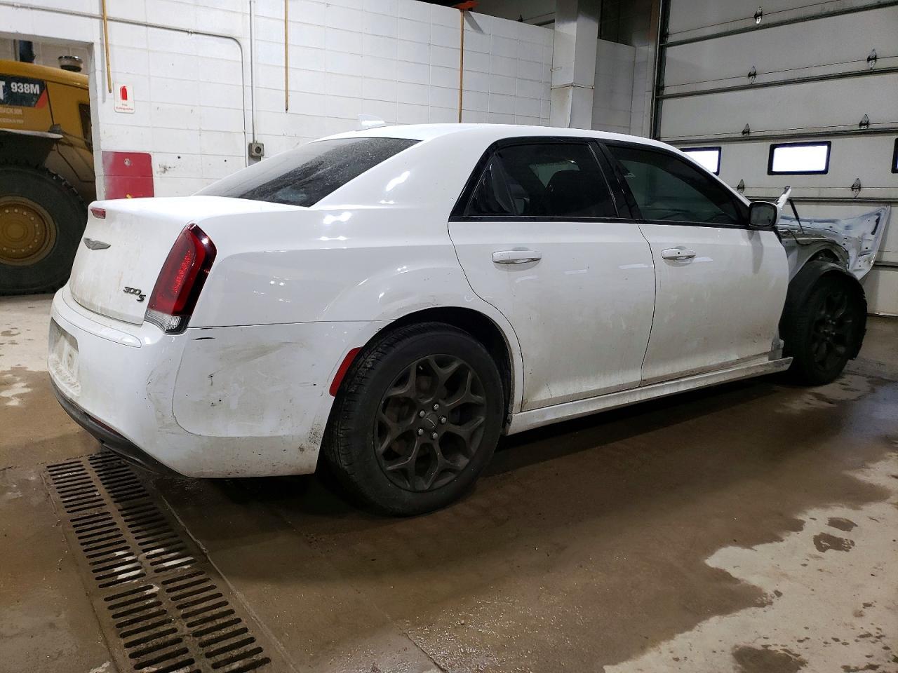 2016 Chrysler 300 S - Фото 3