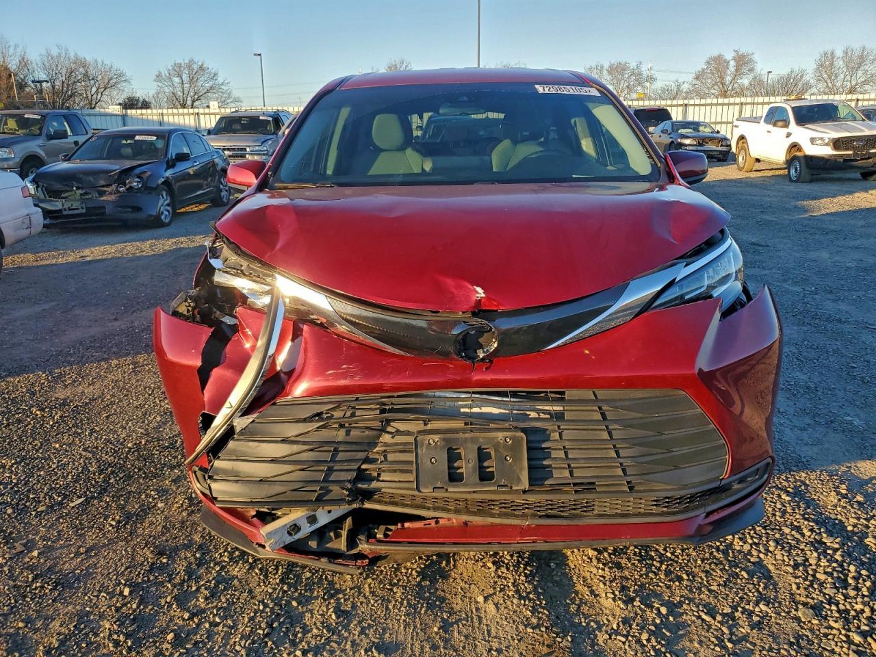2021 Toyota Sienna Le - Фото 5