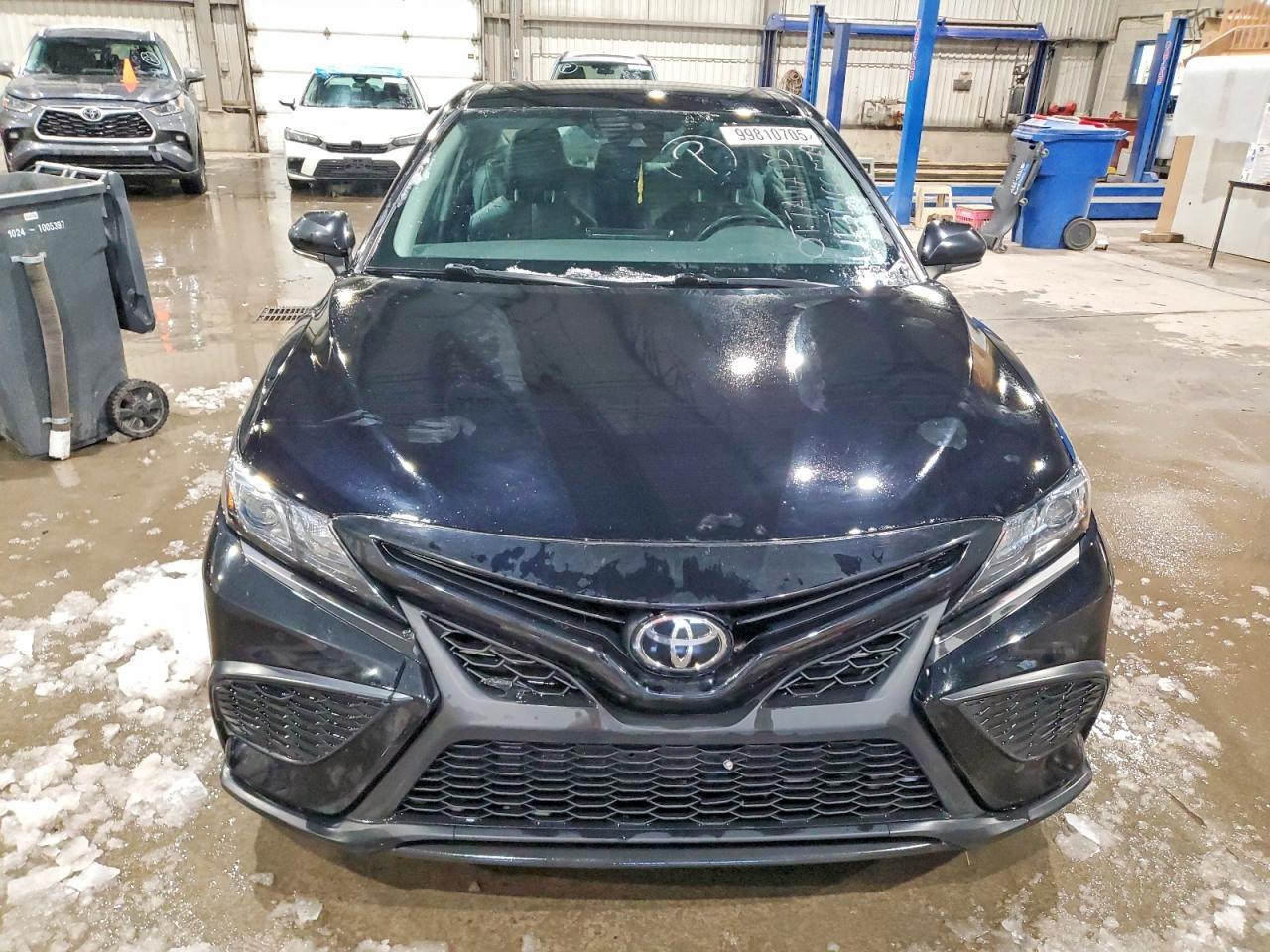 2022 Toyota Camry Se - Фото 5