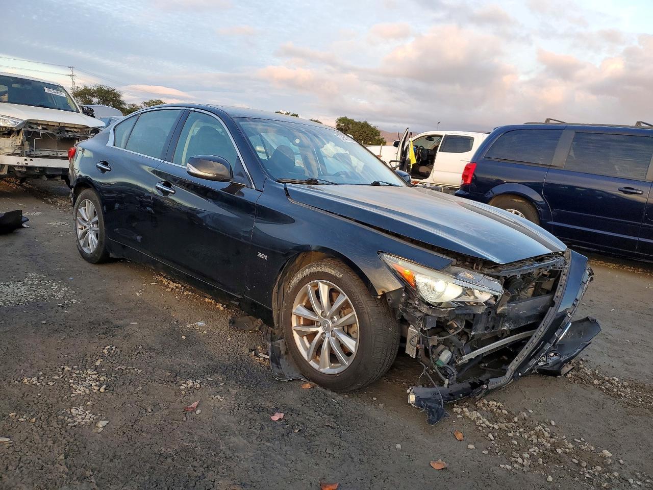 2017 Infiniti Q50 3.0T Premium - Image 4
