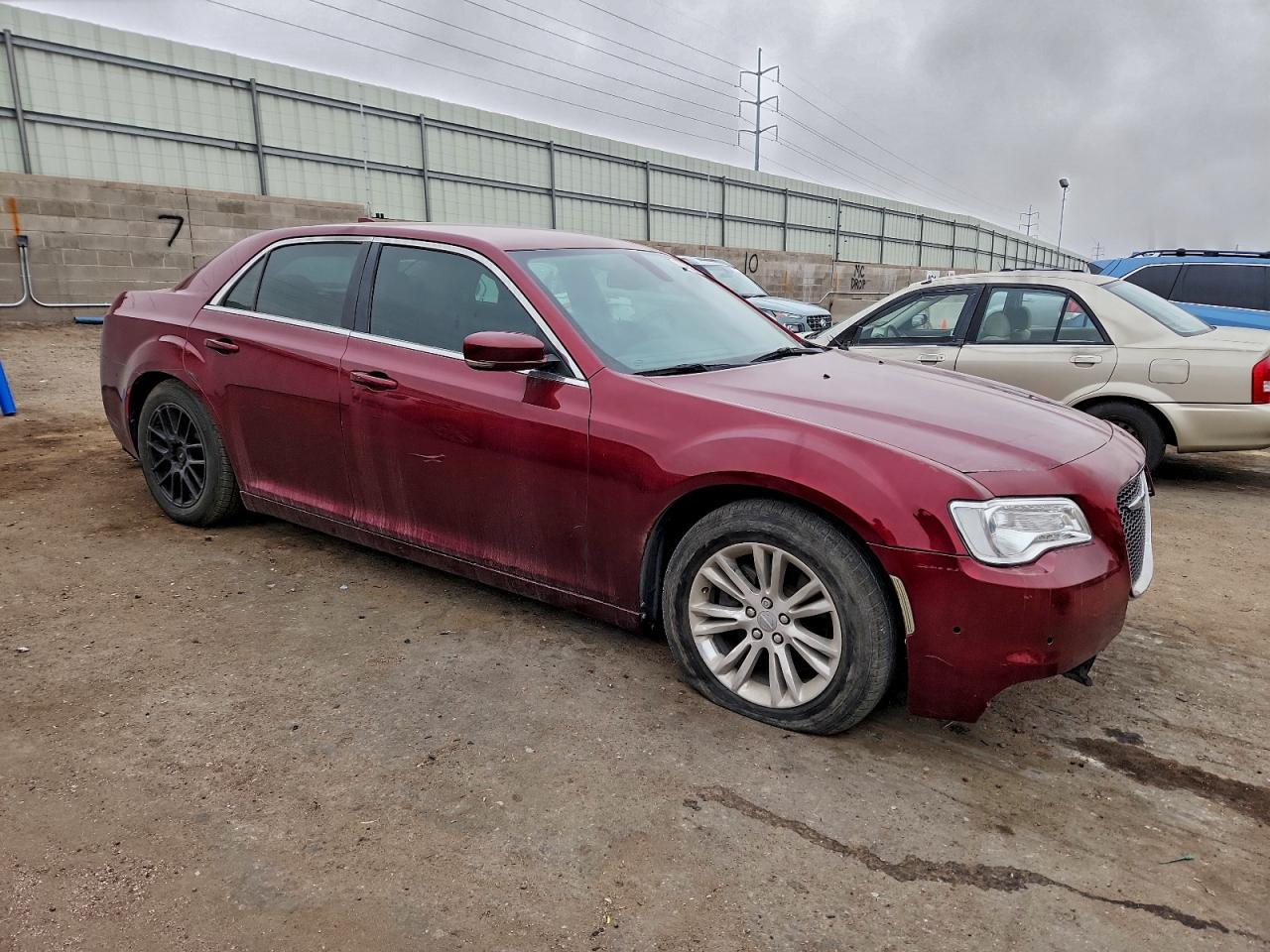 2021 Chrysler 300 Touring - Фото 4