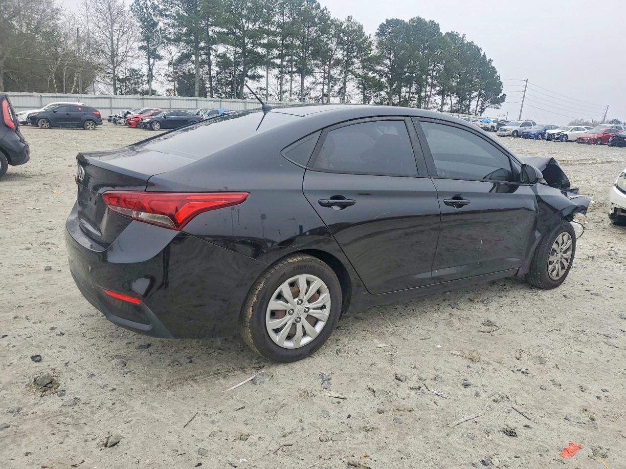 2019 Hyundai Accent Se - Фото 3