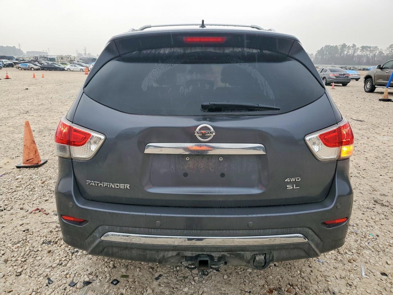 2013 Nissan Pathfinder S - Image 6