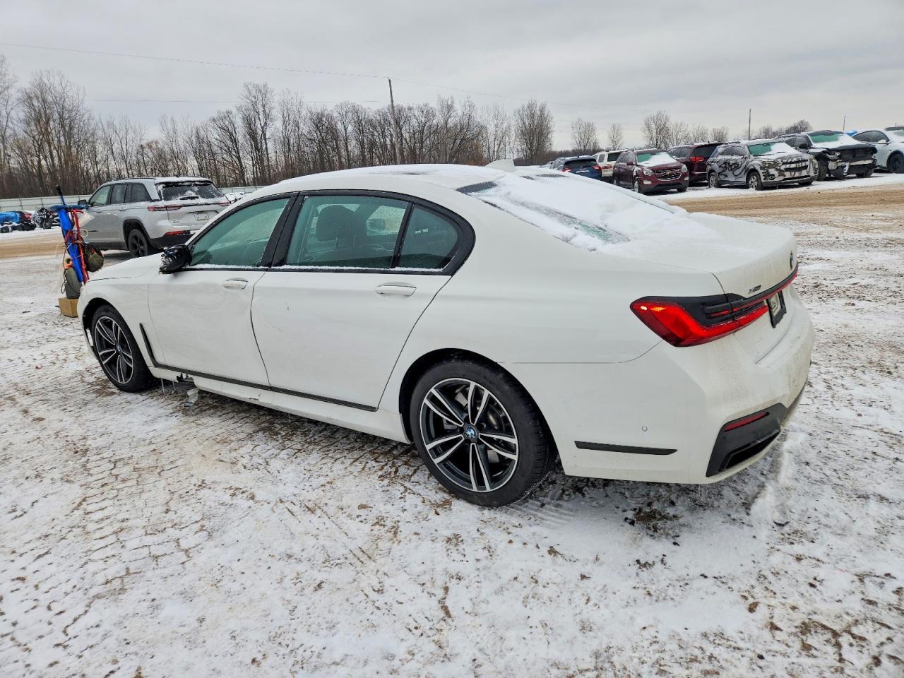 2022 BMW 750 Xi - Фото 2