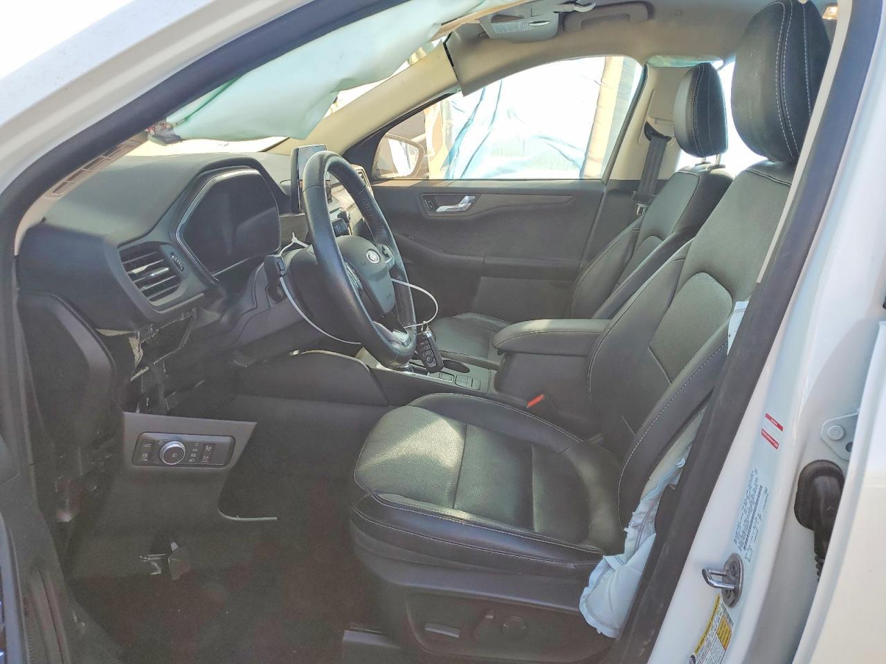 2020 Ford Escape Titanium - Image 7