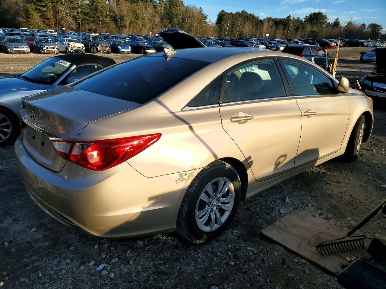 2012 Hyundai Sonata Gls - Image 3