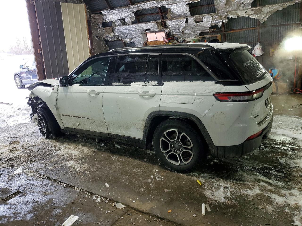2022 Jeep Grand Cherokee Trailhawk - Фото 2