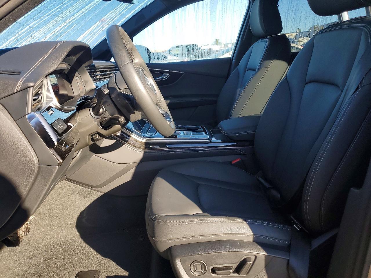 2025 Audi Q7 Premium Plus - Фото 7