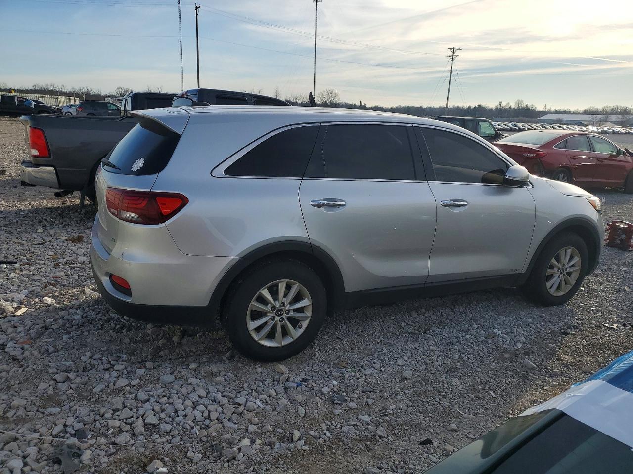 2019 Kia Sorento Lx - Image 3