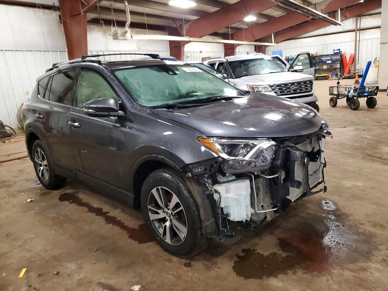 2017 Toyota Rav4 Xle - Image 4