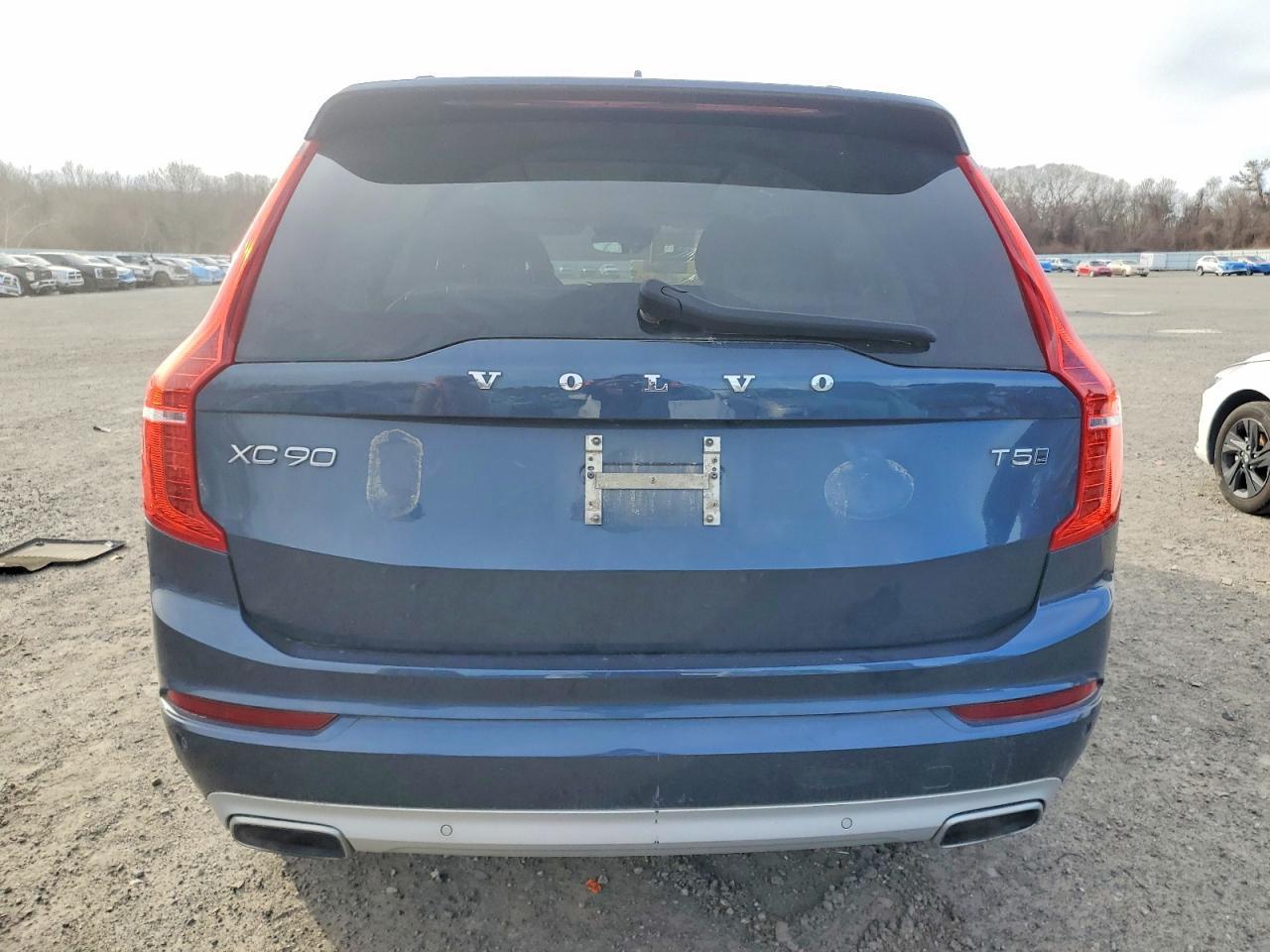 2021 Volvo Xc90 T5 Momentum - Image 6