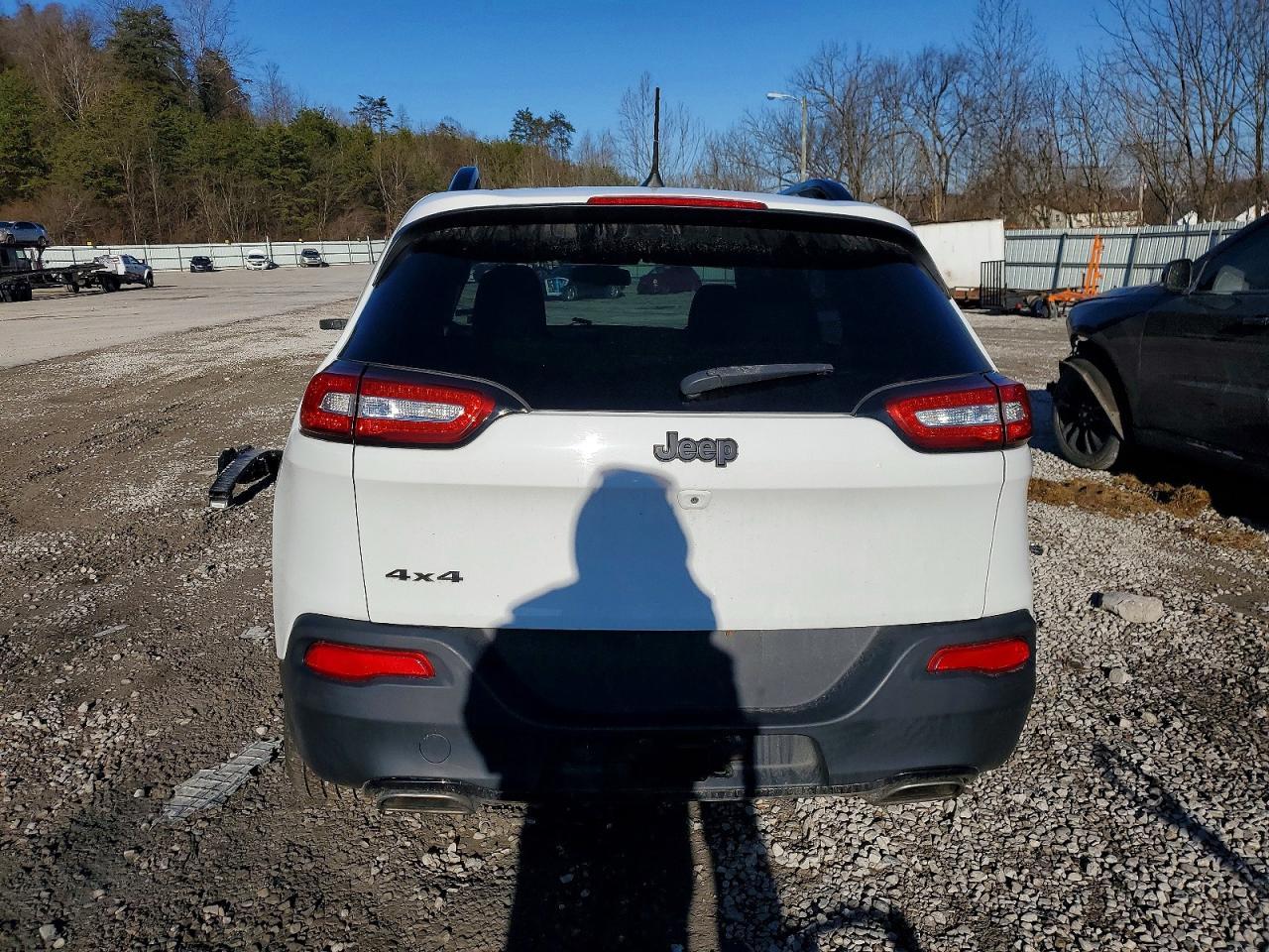 2016 Jeep Cherokee - Фото 6