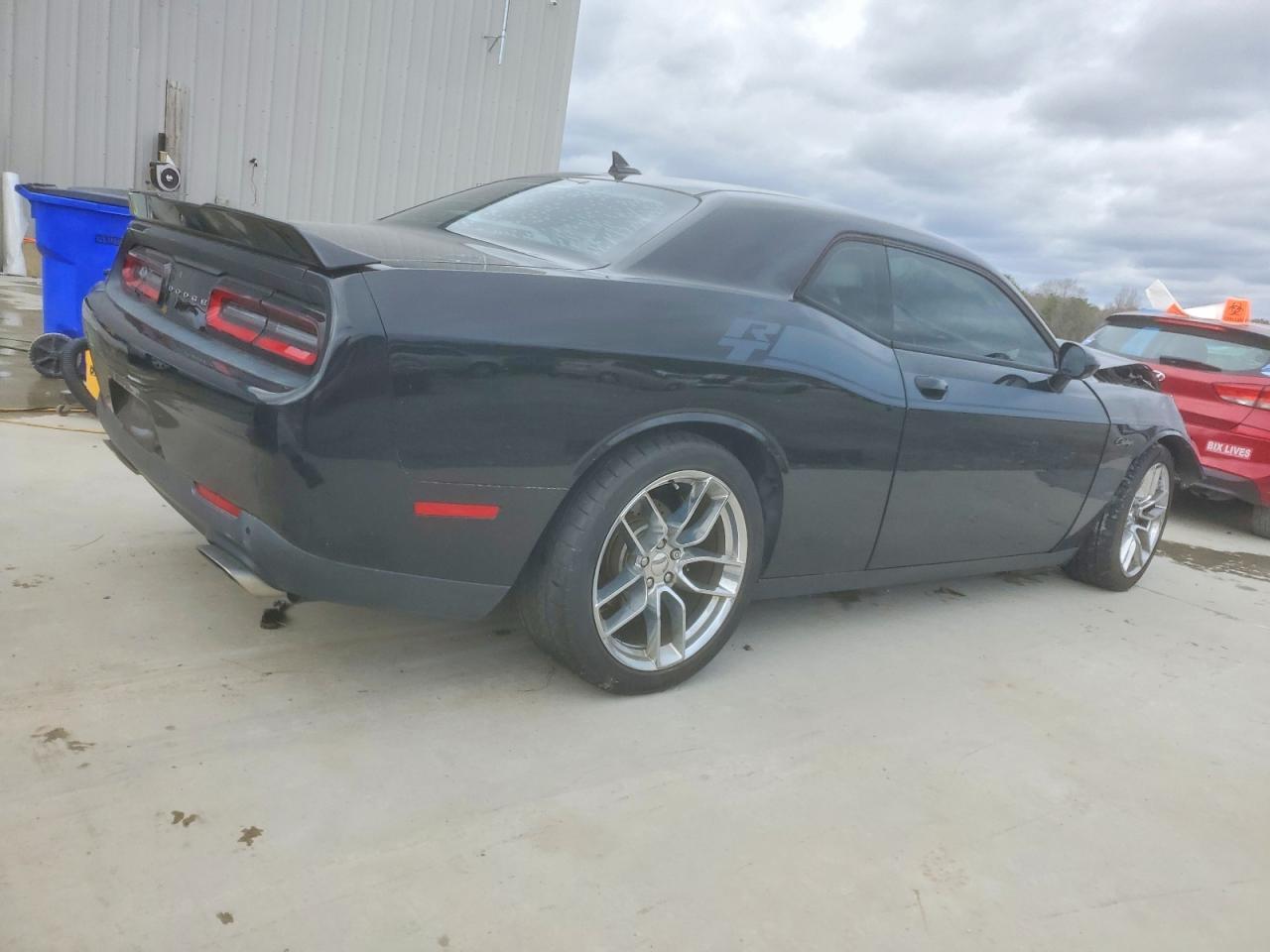 2019 Dodge Challenger R/T - Image 3