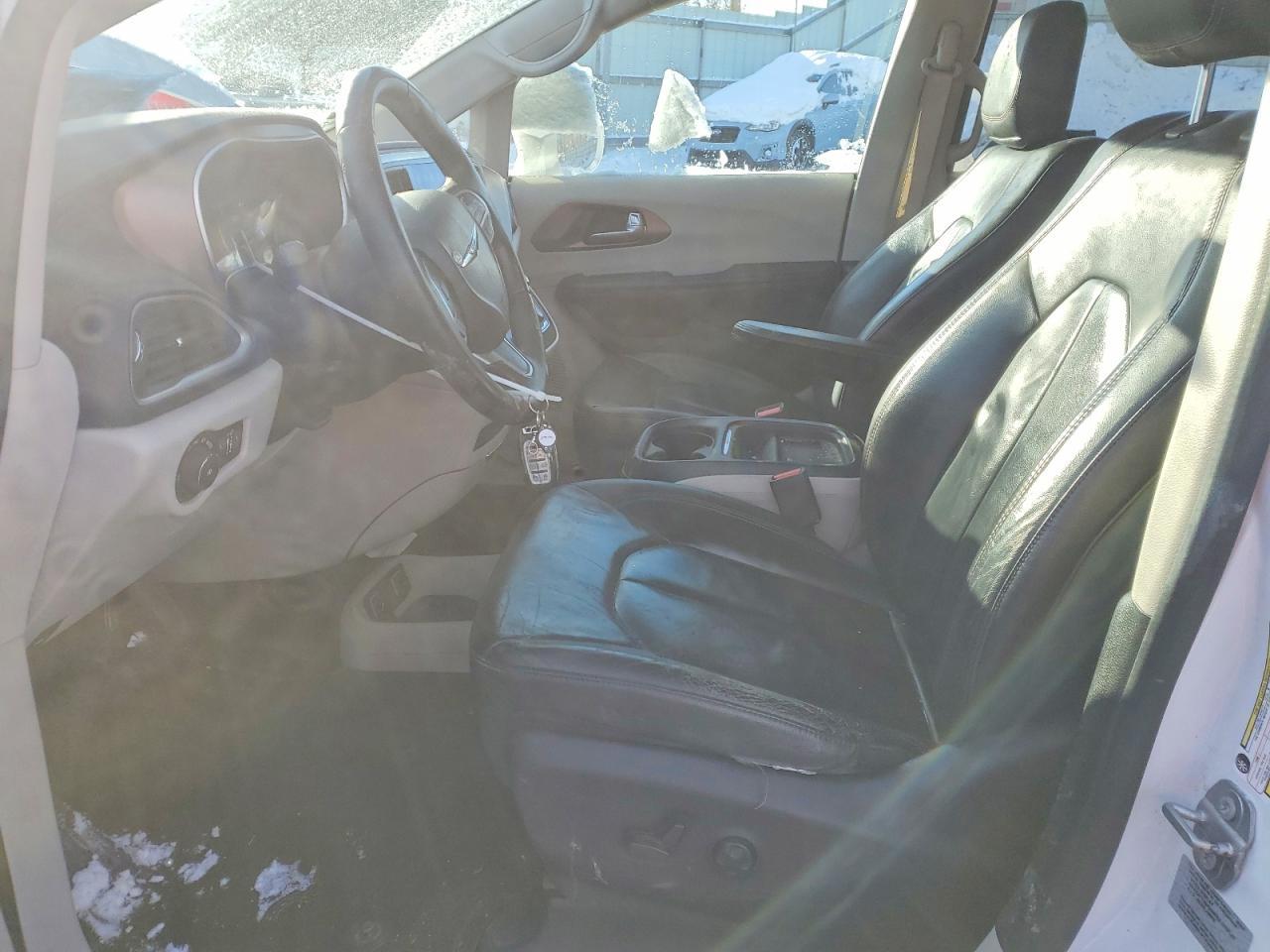 2017 Chrysler Pacifica Touring L - Фото 7